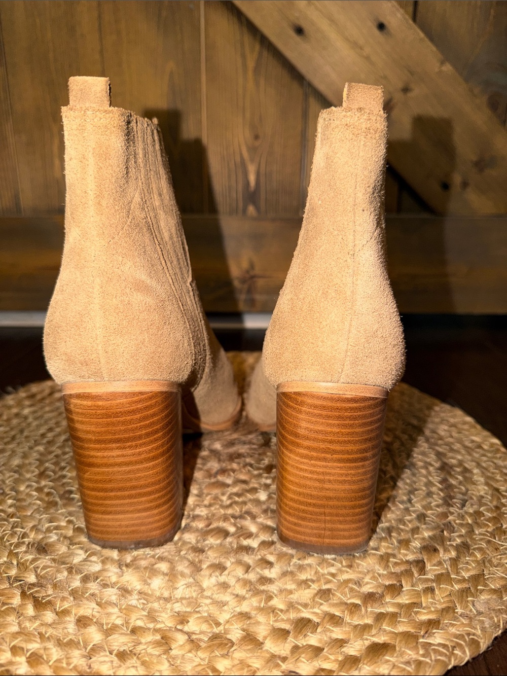 Marc Fisher Oshay Pointed-Toe Suede Ankle Boots tan color size 7.5 - Picture 5 of 6